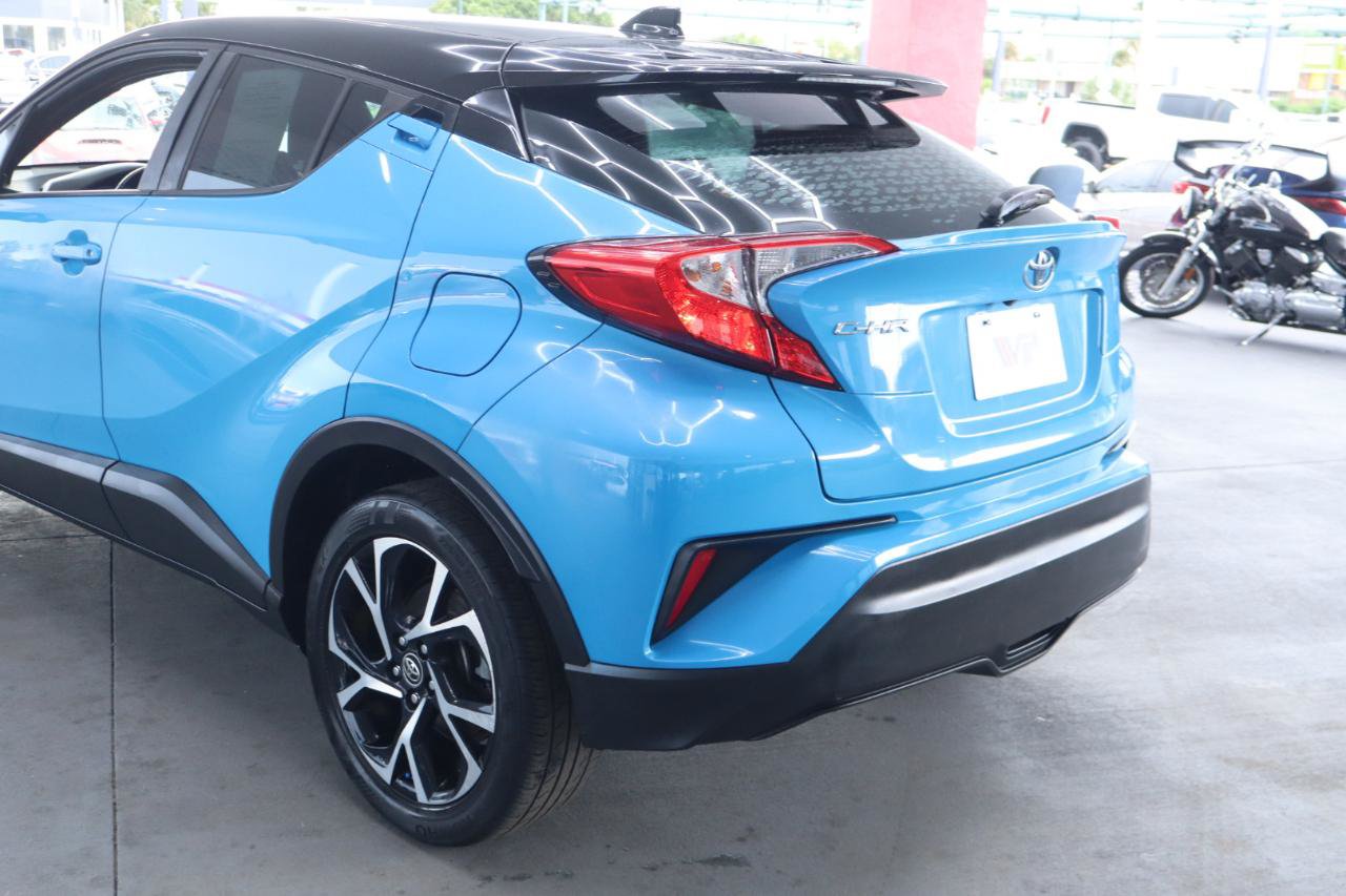Used 2019 Toyota C-HR XLE FWD image 9