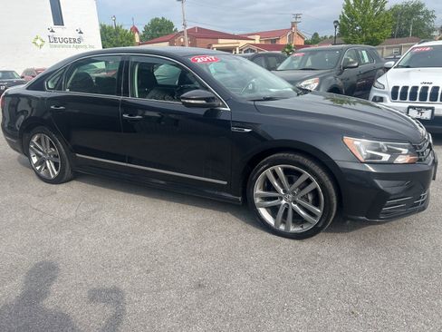 Used 2017 Volkswagen Passat 1.8T R-Line FWD image 7