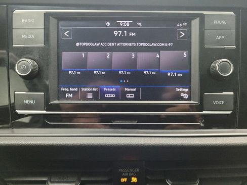 Used 2024 Volkswagen Jetta SE w/ Panoramic Sunroof Package image 25