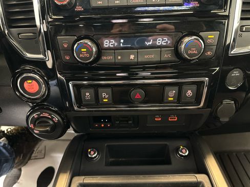 Certified 2021 Nissan Titan Platinum Reserve w/ Moonroof Package image 18