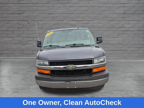 Used 2017 Chevrolet Express 3500 LT w/ LT Preferred Equipment Group RWD image 2