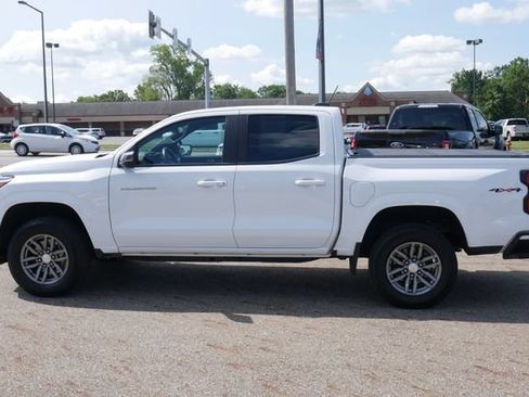 Used 2023 Chevrolet Colorado LT AWD/4WD image 7