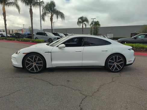 Used 2025 Porsche Taycan image 7