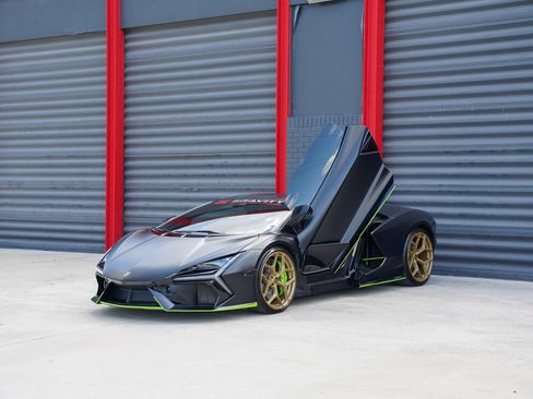 Used 2024 Lamborghini Revuelto AWD/4WD image 1