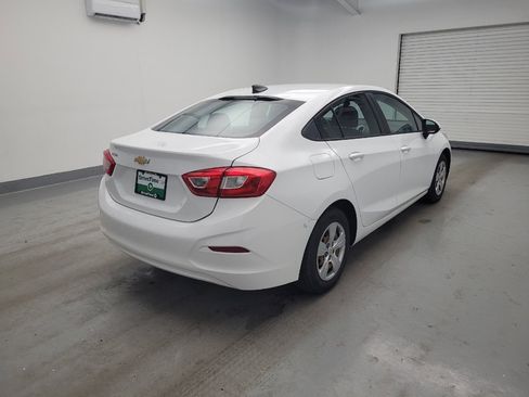 Used 2017 Chevrolet Cruze LS FWD image 9