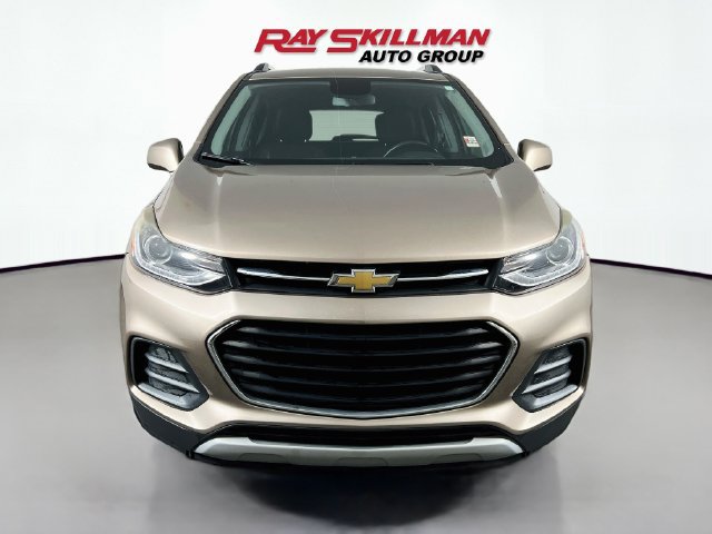 Used 2018 Chevrolet Trax LT w/ LT Convenience Package FWD image 2