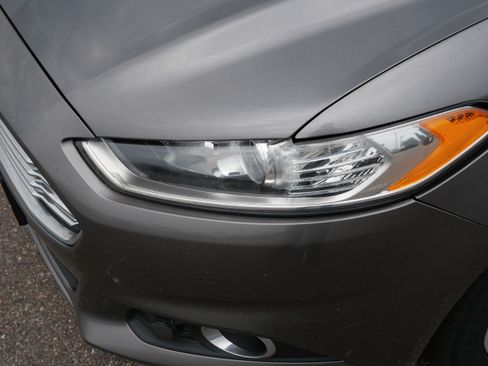 Used 2014 Ford Fusion SE w/ Equipment Group 202A FWD image 15
