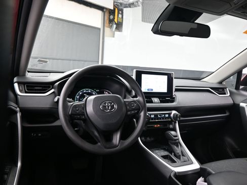 Certified 2025 Toyota RAV4 XLE image 19