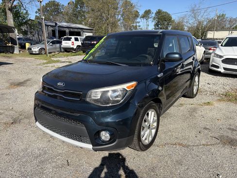 Used 2019 Kia Soul + image 6
