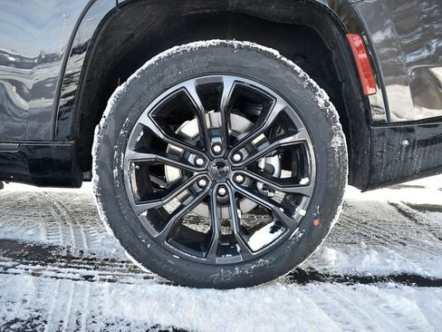New 2026 Jeep Grand Wagoneer Summit w/ Premium Group III AWD/4WD image 40