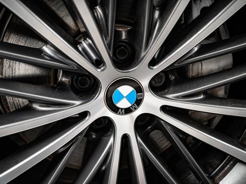 Used 2021 BMW 540i xDrive w/ Premium Package image 7