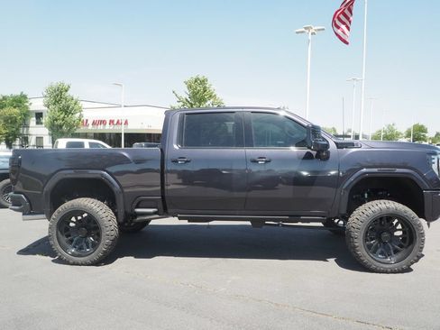 Used 2026 GMC Sierra 3500 Denali w/ Technology Package AWD/4WD image 8