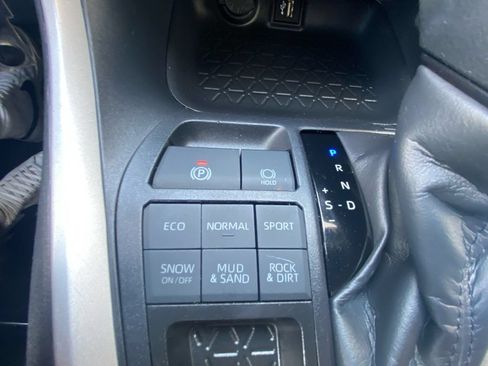 Used 2025 Toyota RAV4 LE AWD/4WD image 19