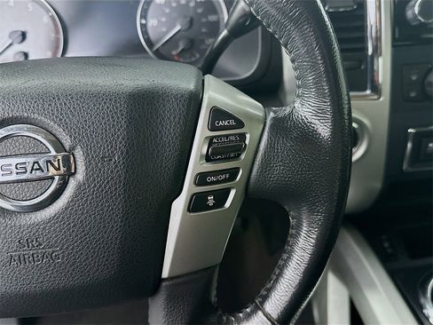 Used 2021 Nissan Titan SV w/ SV Convenience Package image 27