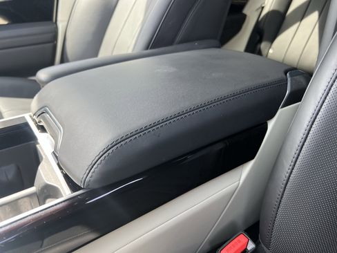 Used 2024 Land Rover Range Rover SE image 27