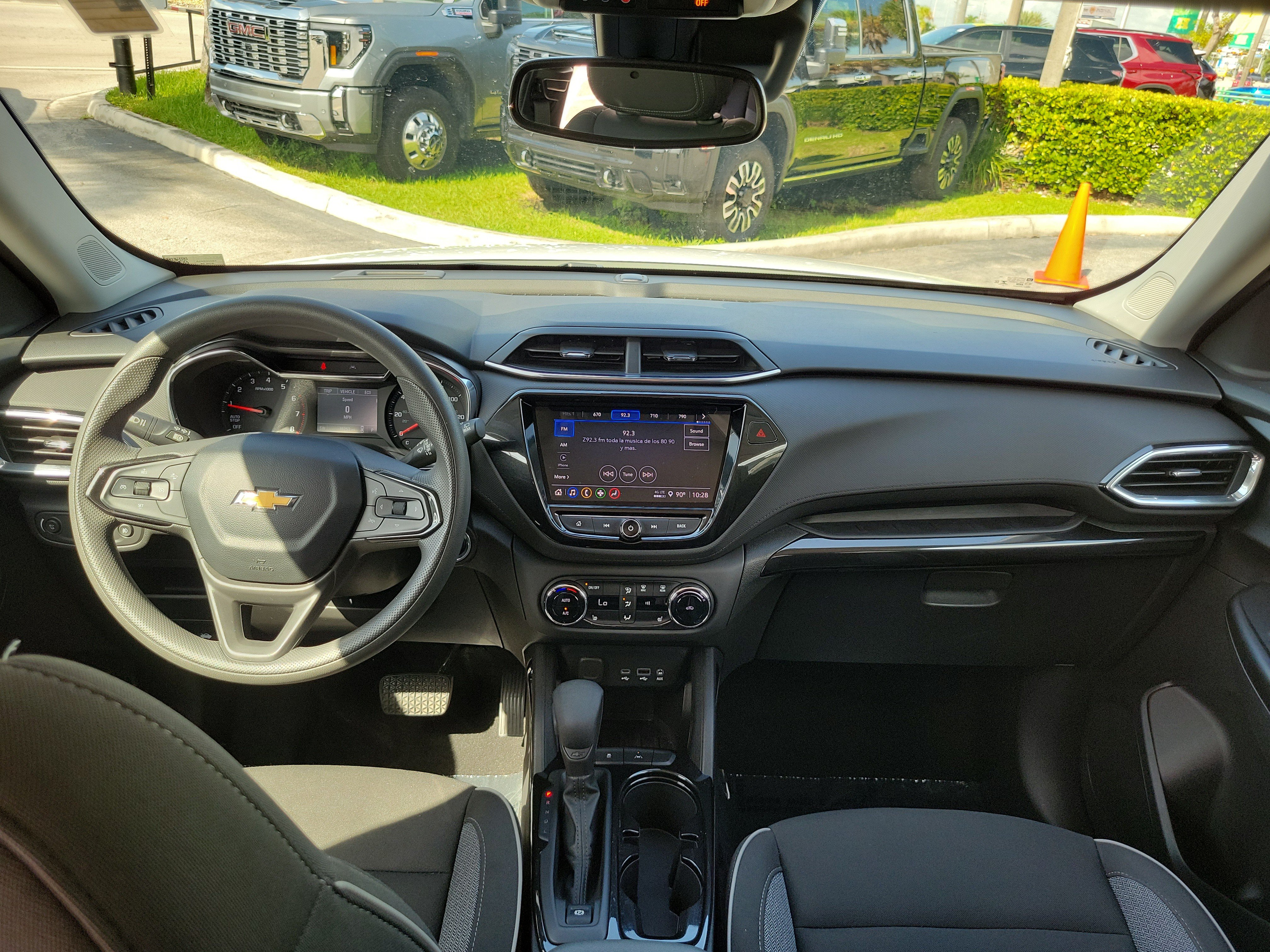 Used 2022 Chevrolet TrailBlazer LT w/ Convenience Package FWD image 16