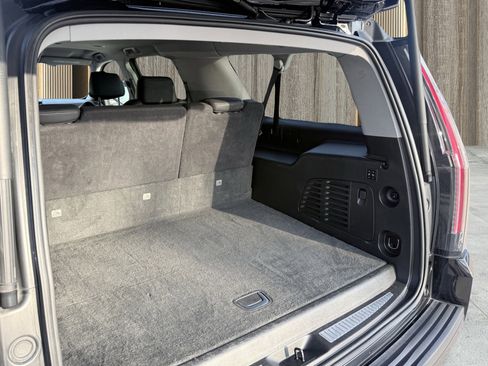 Used 2020 Cadillac Escalade ESV 2WD image 13