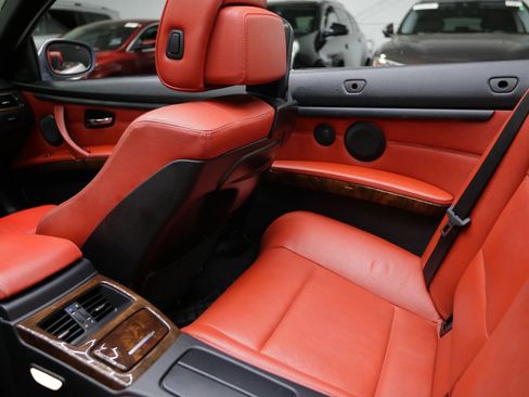 Used 2013 BMW 328i Convertible w/ M Sport Pkg image 32