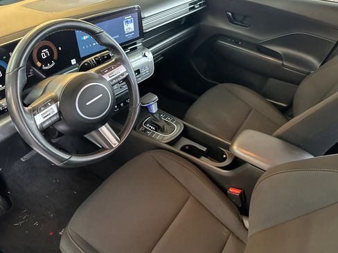 Certified 2025 Hyundai Kona SEL AWD/4WD image 10