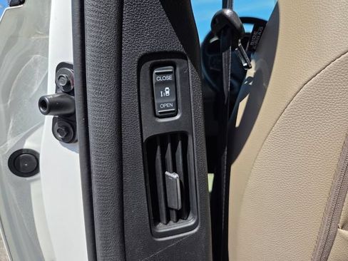 Used 2022 Honda Odyssey EX-L image 16