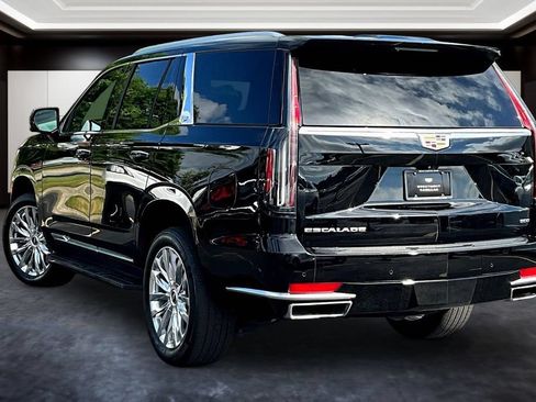 Certified 2023 Cadillac Escalade Premium Luxury w/ LPO, Floor Liner Package AWD/4WD image 4