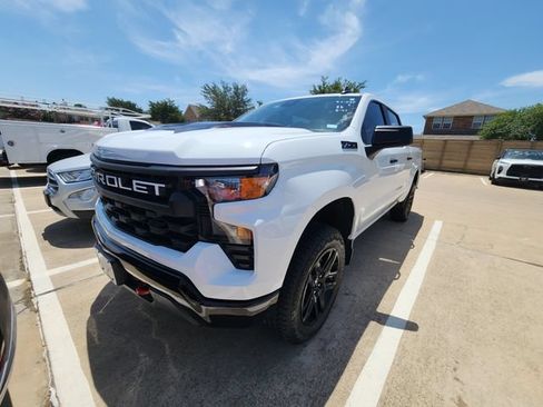 Used 2025 Chevrolet Silverado 1500 Custom Trail Boss w/ LPO, Dark Essentials Package AWD/4WD image 3