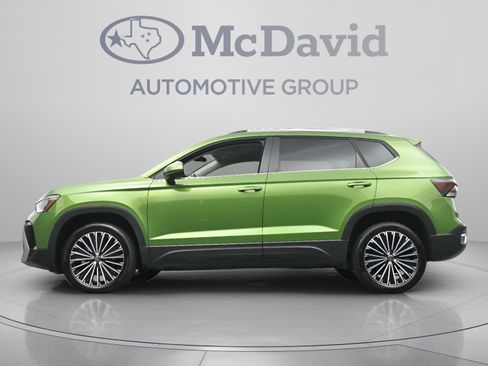 Used 2025 Volkswagen Taos SE FWD image 27