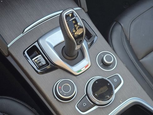 Used 2022 Alfa Romeo Stelvio Ti w/ Active Assist Plus Package image 32