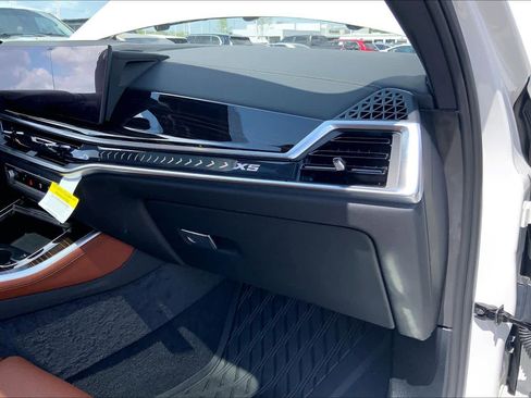 Used 2026 BMW X5 sDrive40i w/ M Sport Package image 31