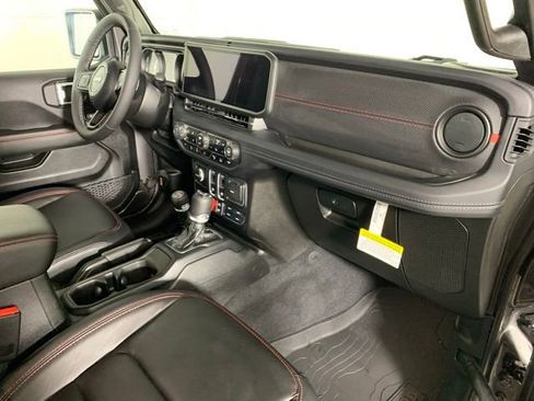 Used 2026 Jeep Wrangler Rubicon AWD/4WD image 24