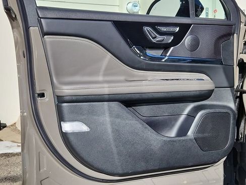 New 2025 Lincoln Corsair Grand Touring w/ Jet Appearance Package image 7