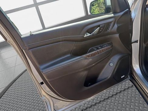 Used 2023 GMC Acadia Denali AWD/4WD image 23