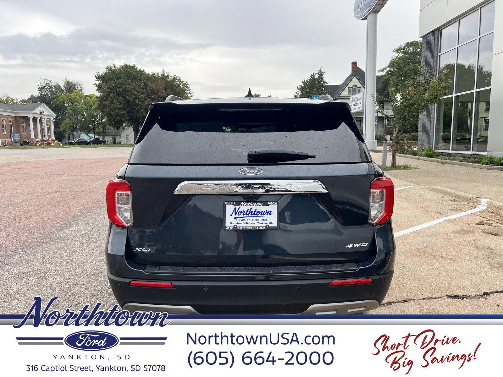 Used 2024 Ford Explorer XLT w/ Equipment Group 202A AWD/4WD image 6