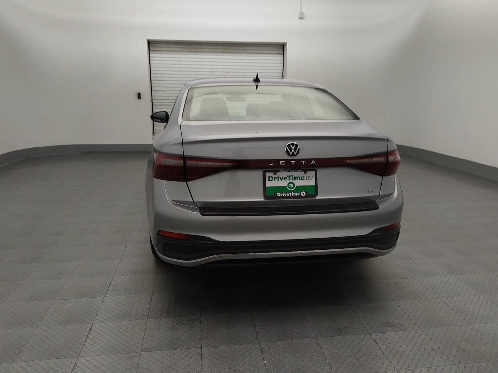 Used 2025 Volkswagen Jetta SE FWD image 6
