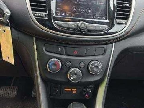 Used 2020 Chevrolet Trax LS FWD image 7