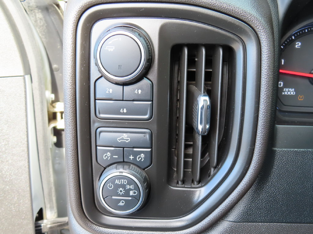 Used 2023 Chevrolet Silverado 2500 W/T AWD/4WD image 7