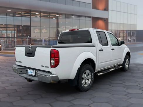 Used 2012 Nissan Frontier SV image 9