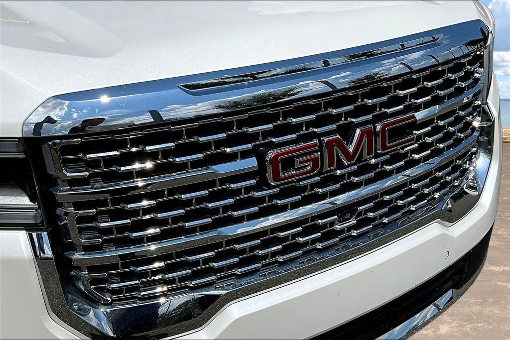 Used 2020 GMC Acadia Denali w/ Technology Package FWD image 33