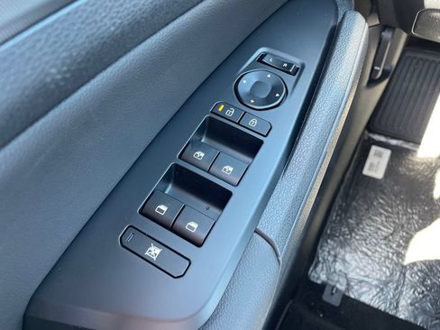 New 2026 Kia Sportage EX FWD image 23