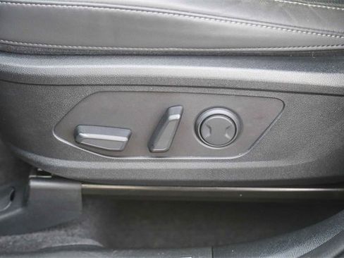 Certified 2025 Kia Sorento SX image 23