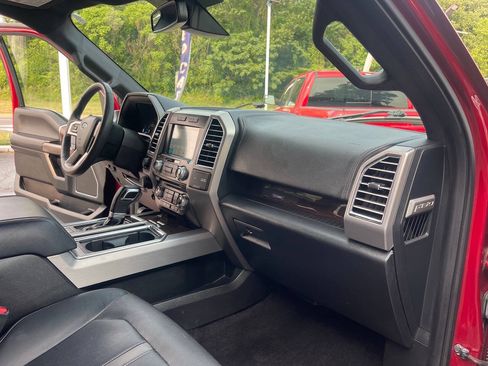 Used 2016 Ford F150 Platinum w/ Equipment Group 701A Luxury AWD/4WD image 37