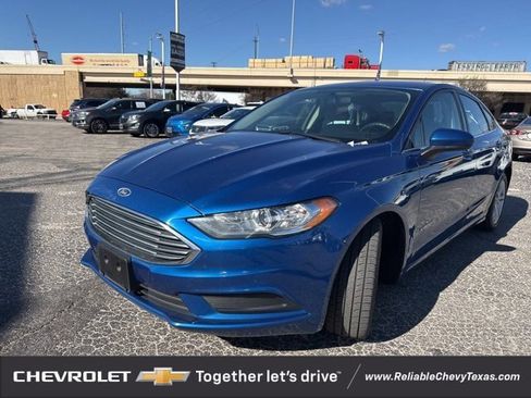 Used 2018 Ford Fusion S image 3