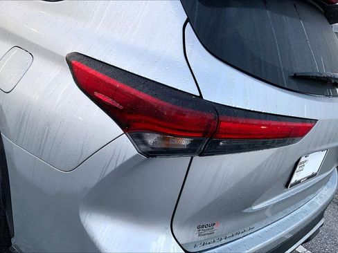 Used 2024 Toyota Highlander XSE FWD image 27