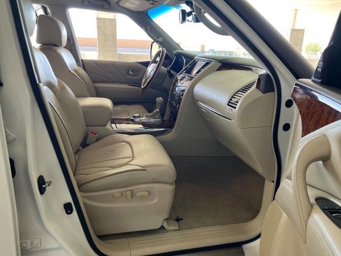 Used 2016 INFINITI QX80 4WD w/ Deluxe Technology Package image 18