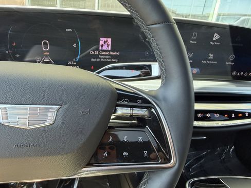 Used 2024 Cadillac Lyriq Sport RWD image 30