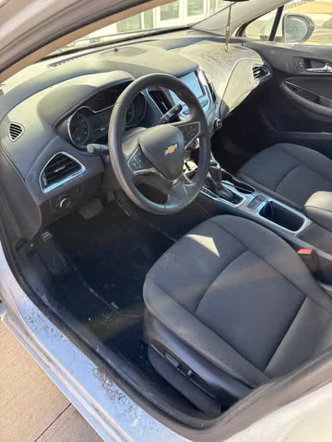 Used 2016 Chevrolet Cruze LT w/ Convenience Package FWD image 11