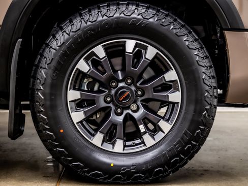 Used 2020 Nissan Titan PRO-4X w/ Pro-4x Convenience Package AWD/4WD image 37
