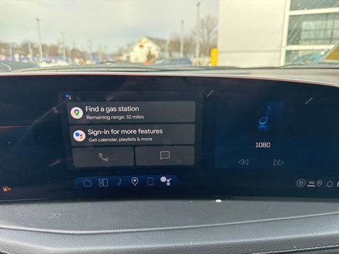 Used 2025 Cadillac XT4 Premium Luxury image 16