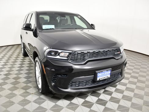Used 2025 Dodge Durango GT AWD/4WD image 3
