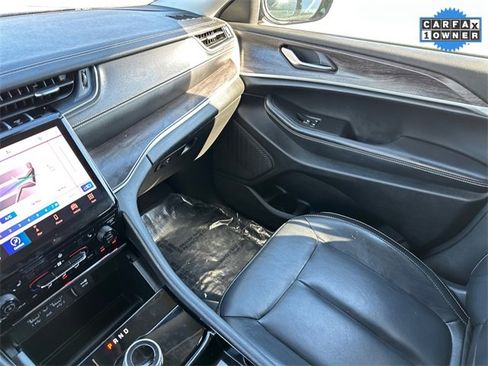 Used 2023 Jeep Grand Cherokee Limited image 28